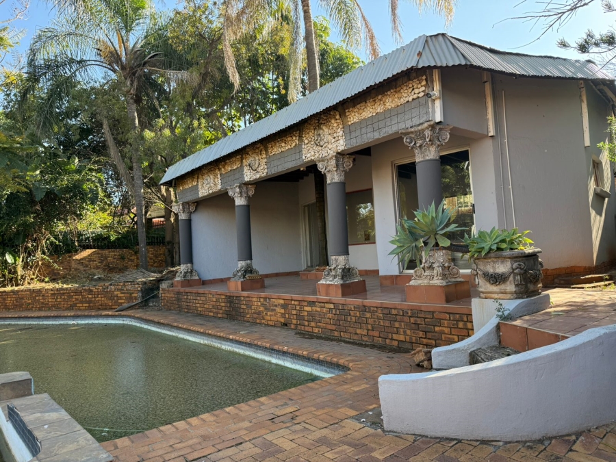 6 Bedroom Property for Sale in Safari Gardens North West